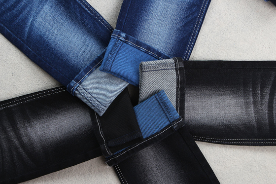 Χρωματισμένο Weft Twill τζιν τεντωμάτων ύφασμα 59» με το μαύρο μπλε άσπρο μικτό χρώμα στην πίσω πλευρά